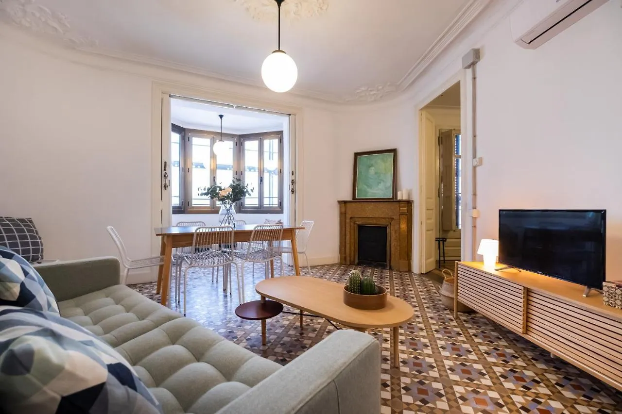 B42 - Modernist Apartment For Large Groups In Eixample Barcelona Spain