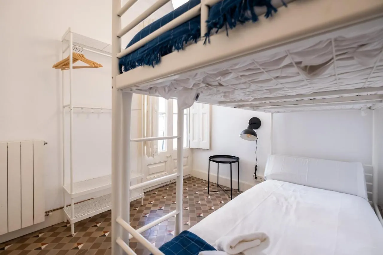 B42 - Modernist Apartment For Large Groups In Eixample Barcelona Spain