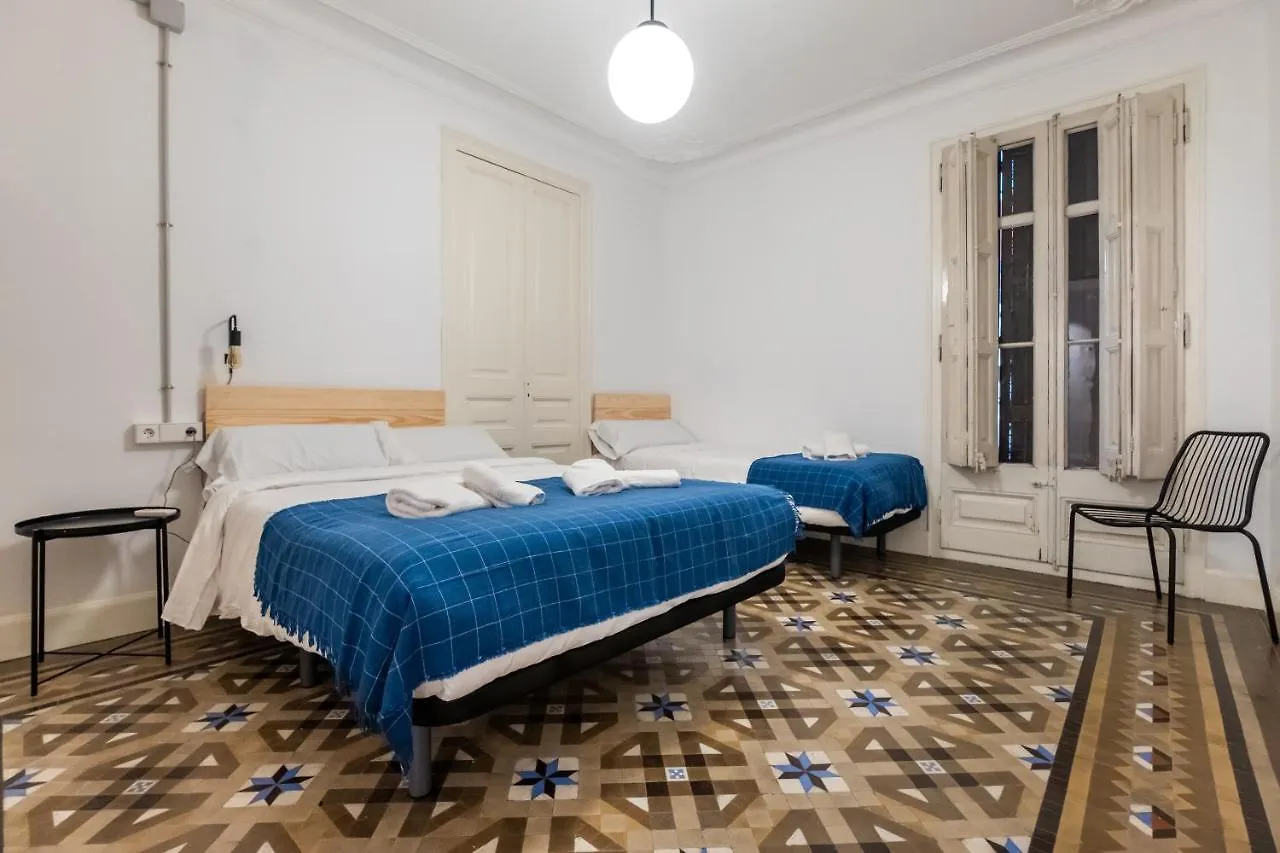 B42 - Modernist Apartment For Large Groups In Eixample Barcelona España